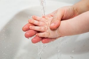Obcinanie paznokci u dziecka - 10 sztuczek