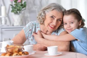 Babcia ze strony ojca – dlaczego jest tak ważna