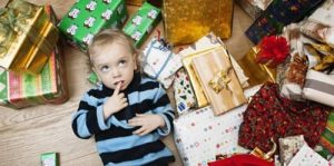 Zbyt wiele zabawek – jak poradzić sobie z tym problemem?