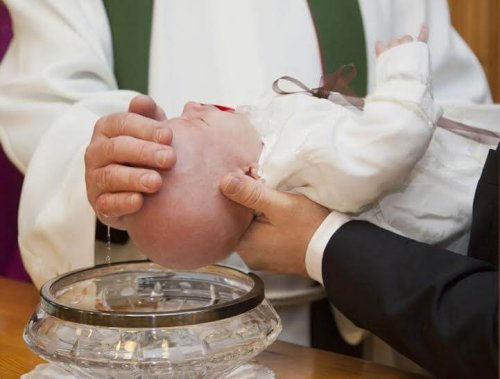 Nie tylko katolickie pray wybierają rodziców chrzestnych.