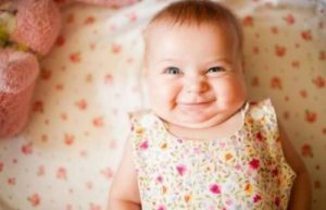 Uśmiech niemowlaka - wielki krok w rozwoju emocjonalnym