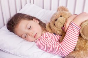 4-7-8 - ta technika pozwoli dziecku zasnąć w kilka sekund