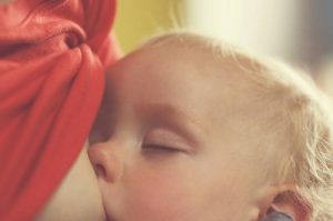 Karmienie piersią swojego dziecka - sposób na okazanie miłości