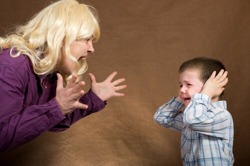 Aby dzieci Cię słuchały, musisz panować nad złością