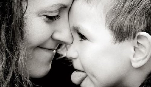 Mama z synem. Mamo, możesz zwolnić!