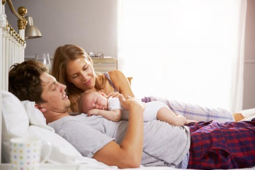 Kiedy jest właściwy czas na położenie dziecka spać?