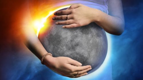 Zaćmienie Księżyca - czy może mieć jakiś wpływ na ciążę?