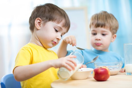 Przekąski dla dzieci – co można jeść po szkole