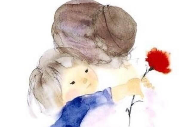 Dziecko z różą w dłoni przytulające mamę - lekcje życia, które daje dziecko