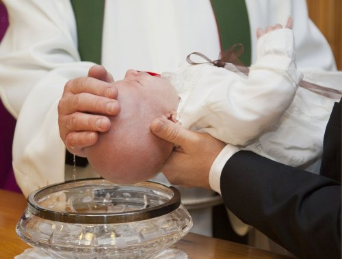 Jak zorganizować chrzest dziecka w najlepszy możliwy sposób