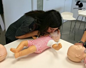 Dziecko nagle przestaje oddychać – jak uratować jego życie