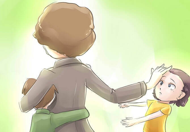 Toksyczna matka przytulająca syna i odtrącająca córkę