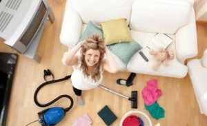 Mama zajmująca się domem również pracuje