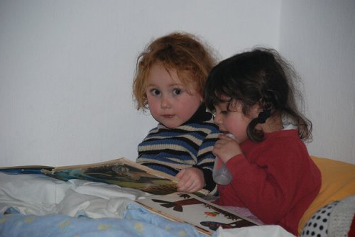 Nawyki dziecka - wspólne czytanie w łóżku