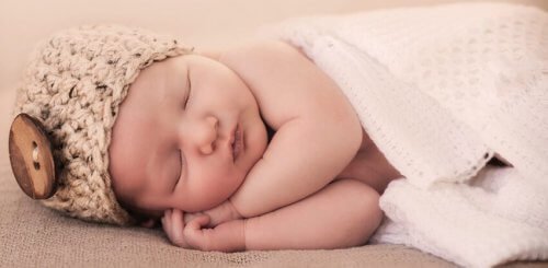Co zrobić by niemowlę przespało całą noc – 7 wskazówek