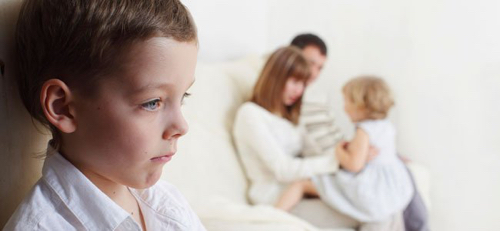 Zdecydowana większość dzieci jest przez jakiś czas zazdrosna o młodsze rodzeństwo.