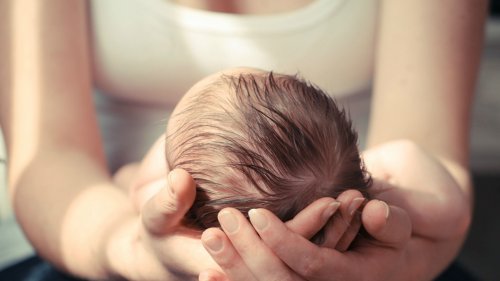 Pierwszy miesiąc życia dziecka – wszystko, co powinnaś wiedzieć