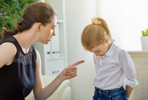 Zbyt surowe karanie dziecka może obrócić się przeciw rodzicom.
