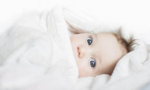 Jak ubrać noworodka – poznaj cztery przydatne wskazówki