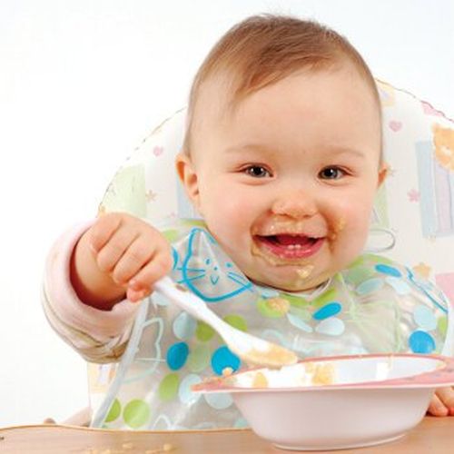 Szczęśliwe dziecko je przeciery dla dzieci powyżej 12 miesięcy