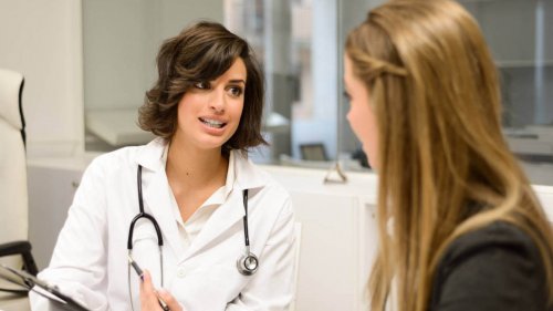 Wydzielina z pochwy - ginekolog rozmawia z pacjentką