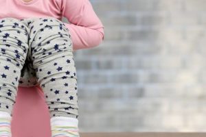 Zapalenie sromu u dziewczynki: leczenie i zapobieganie