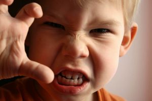Napad złości u dziecka - jak sobie z nim radzić i jak reagować poprawnie?