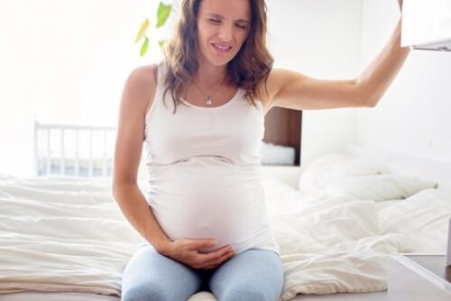 Ból miednicy podczas ciąży: przyczyny i sposoby łagodzenia