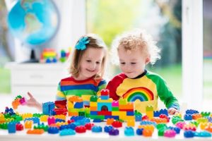 Zabawy konstrukcyjne: korzyści dla dzieci