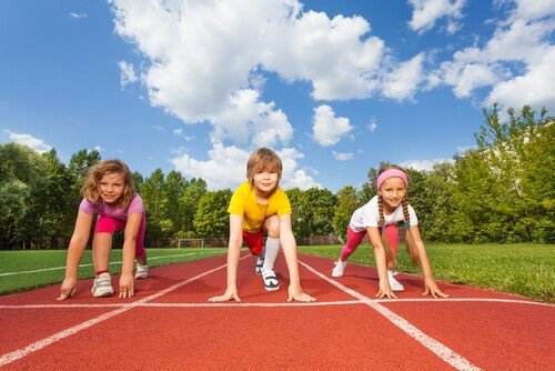 Uprawianie sportu w dzieciństwie ma znaczenie dla całego późniejszego życia dziecka.
