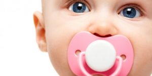 Najlepszy smoczek dla niemowlęcia: 4 propozycje
