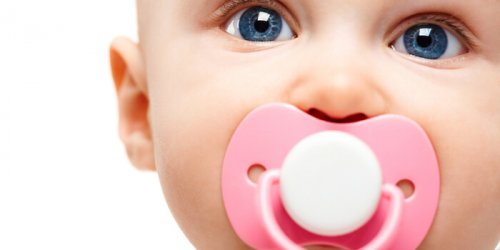 Najlepszy smoczek dla niemowlęcia: 4 propozycje