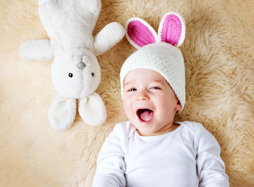 O króliku, który chce spać - dziecko ziewa