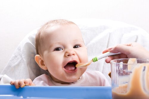 Zdrowe posiłki dla dzieci od 9 miesięcy: nowe tekstury