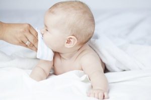 Wydzielina z nosa u dziecka: rodzaje i środki zaradcze