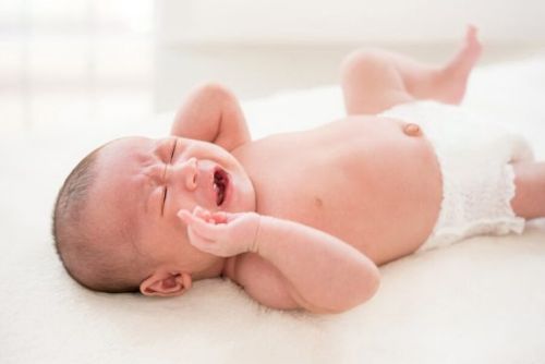 Jak uspokoić niemowlę, które ma kolkę