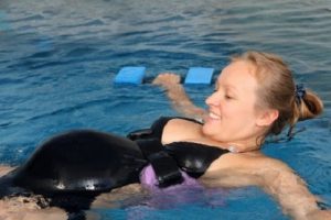 Pływanie w ciąży - korzyści z uprawiania tego sportu