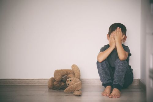 Lęki w dzieciństwie: jak pomóc dziecku je pokonać?