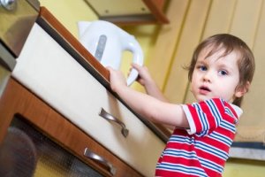 Dziecko poparzyło się wrzątkiem: co robić?