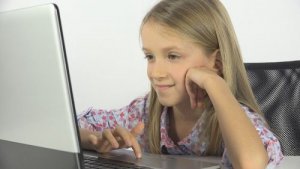 Grooming: co to jest i jak mu zapobiegać?