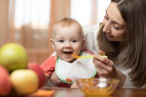 Wprowadzanie jedzenia do diety dziecka