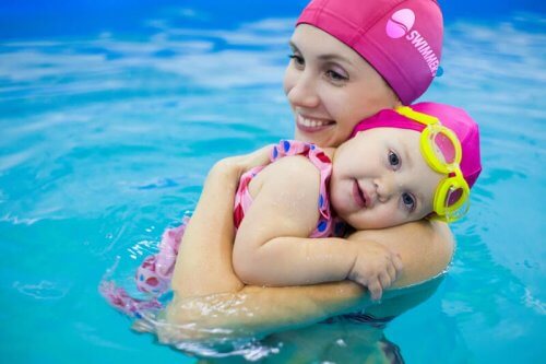 Lekcje pływania z dzieckiem pozwolą Wam cieszyć się wspólnymi chwilami.