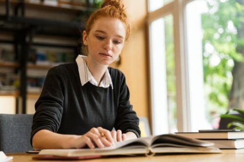 Wartość edukacyjna bibliotek: dlaczego przetrwała do dziś?