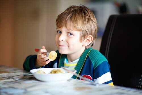 Zdrowa dieta dla dziecka – dobre jedzenie od najmłodszych lat