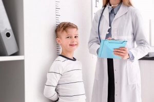 Rozwój chłopca: jak długo trwa i kiedy się kończy?