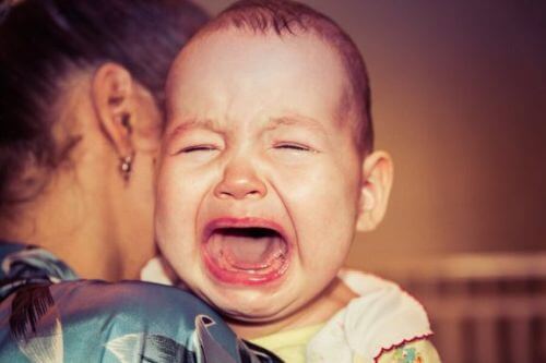 Dziecko budzi się z płaczem: zastanawiałaś się, dlaczego?