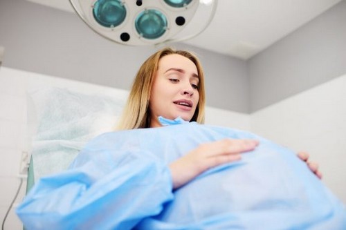 Wymioty i nudności podczas porodu: kilka niezbędnych rad