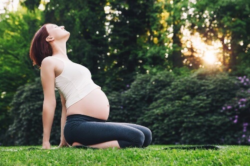 Ciąża w lecie – 7 przydatnych wskazówek