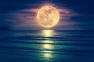 Wpływ księżyca na poród – prawda czy mit?