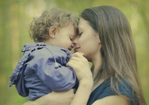 Niewinne kłamstwa, które mama zazwyczaj mówi dziecku